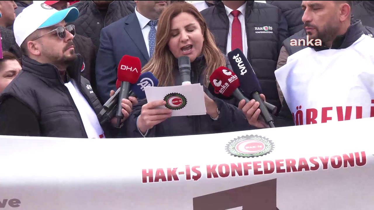 HAK-İŞ, 1 Mayıs Emek ve Dayanışma Günü'nde Taksim Anıtı'na çelenk bıraktı