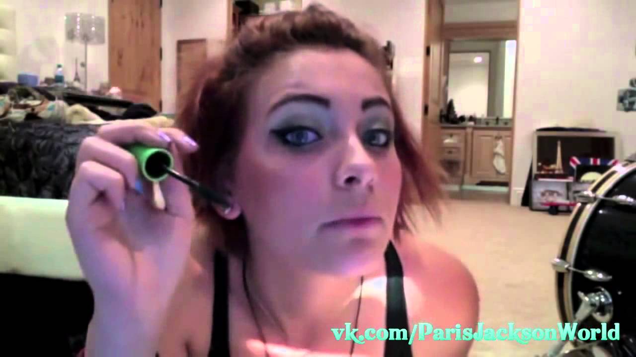 Paris Jackson Doing Her Makeup