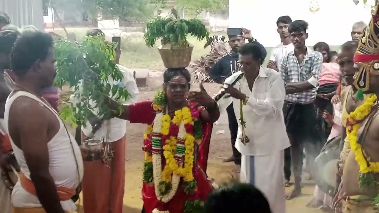 ஸ்ரீ கார்த்திகைப்பட்டி காளியம்மன் கும்பம் ஏற்றுதல்