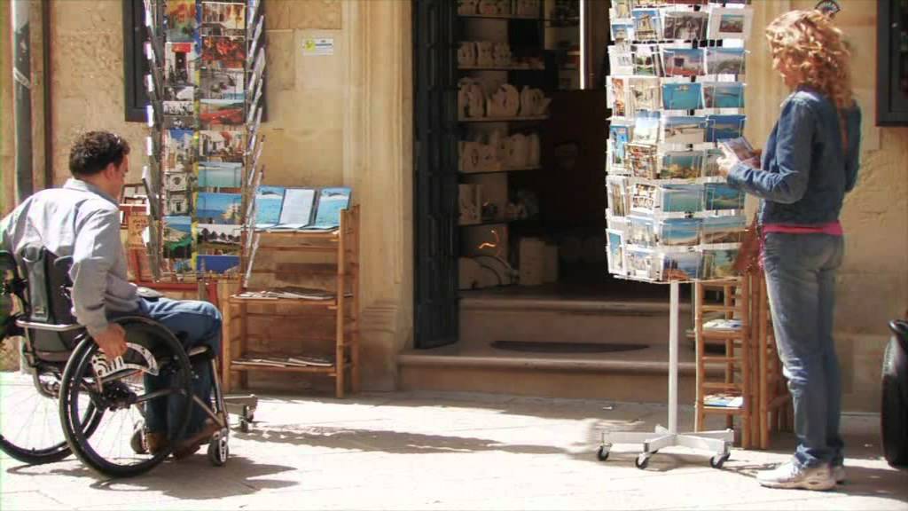 InContro - Una Passeggiata in corto di Serena Grasso.mp4