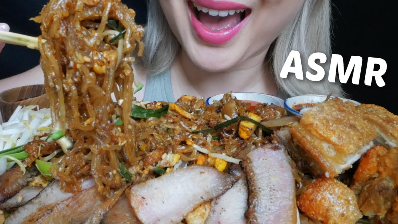 Traditional OLD Pad THAI with Lechon And Grill Pork Relaxing Eating Sounds | N.E Let's Eat