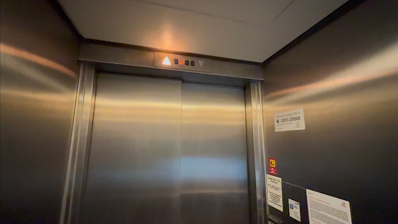 1989 Semag Roped Hydraulic Elevator @ Linnankatu 61, Turku, Finland.