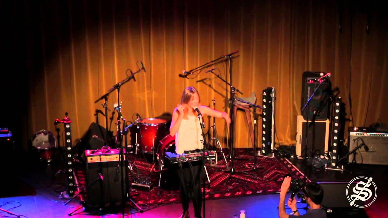 Eveline Vroonland - Doin' It Right (Daft Punk Cover) - Live at Talent Sessions 4.9.2013