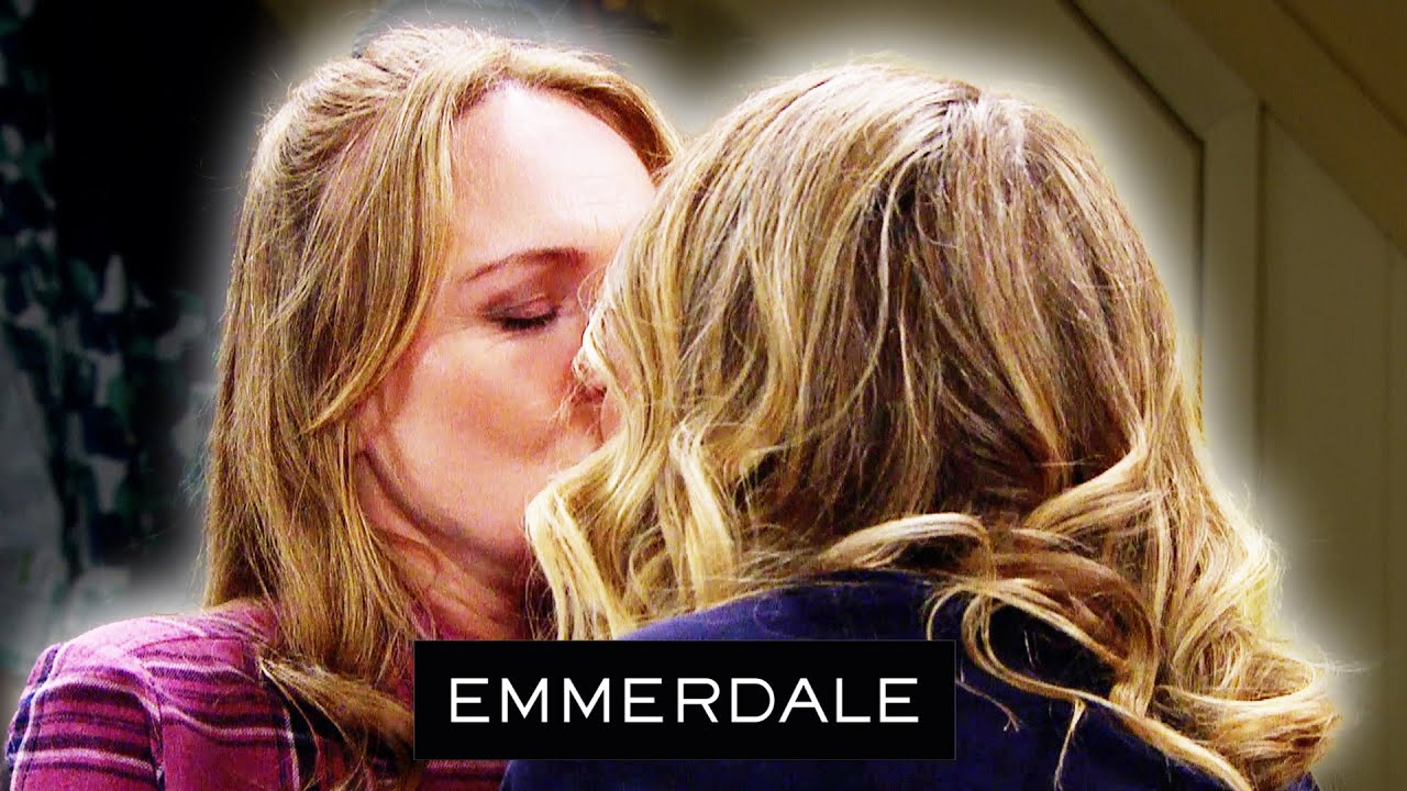Charity KISSES Vanessa | Emmerdale