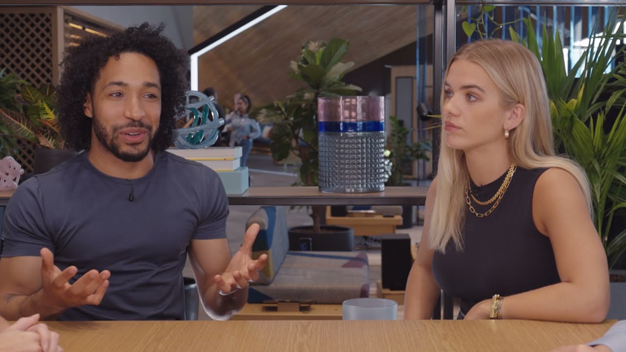 Roundtable Galaxy Z Fold3: The essential business tool for highly productive people