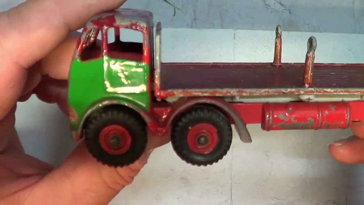 CUSTOM RESTORATION OF A DINKY SUPERTOYS FODEN FLATBED CHAIN LORRY.