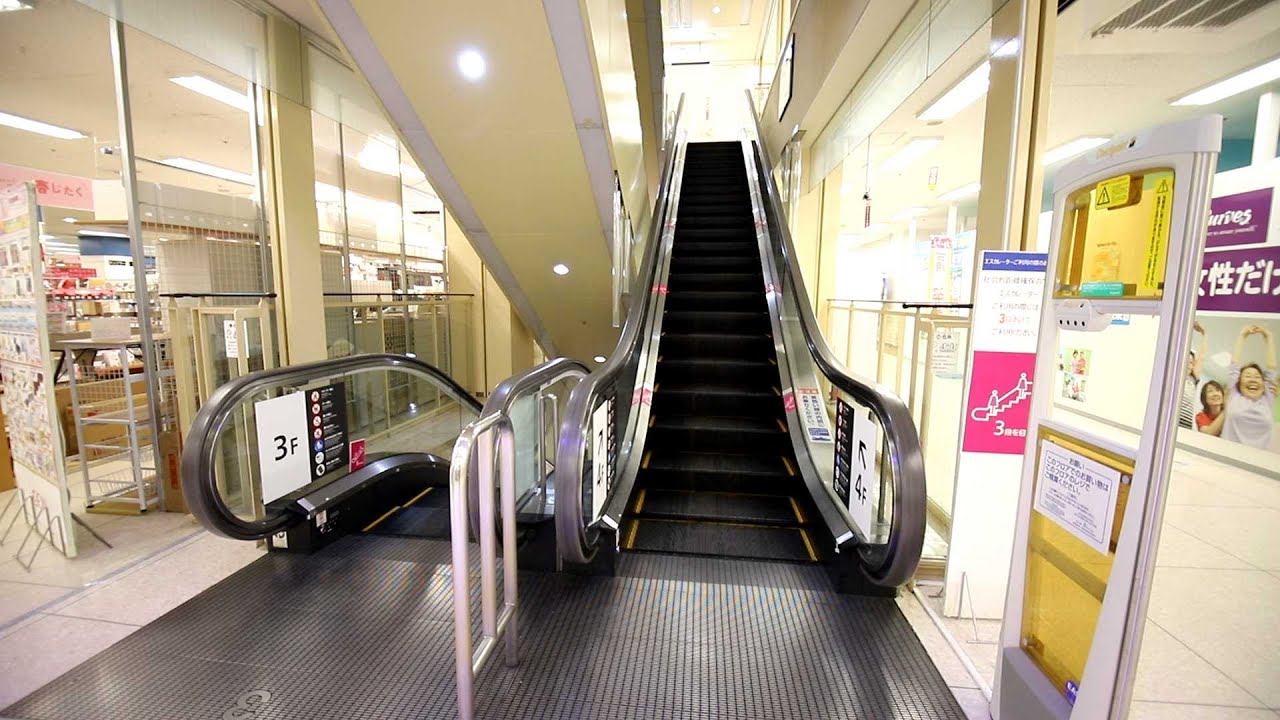 【東芝製】イオン ジェームス山店　昇りエスカレーター