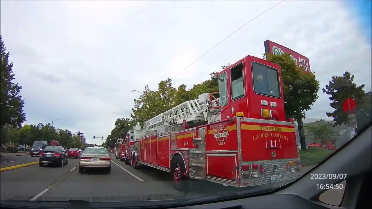 [From my dashcam] Seattle Police, Fire &EMS Responses #24