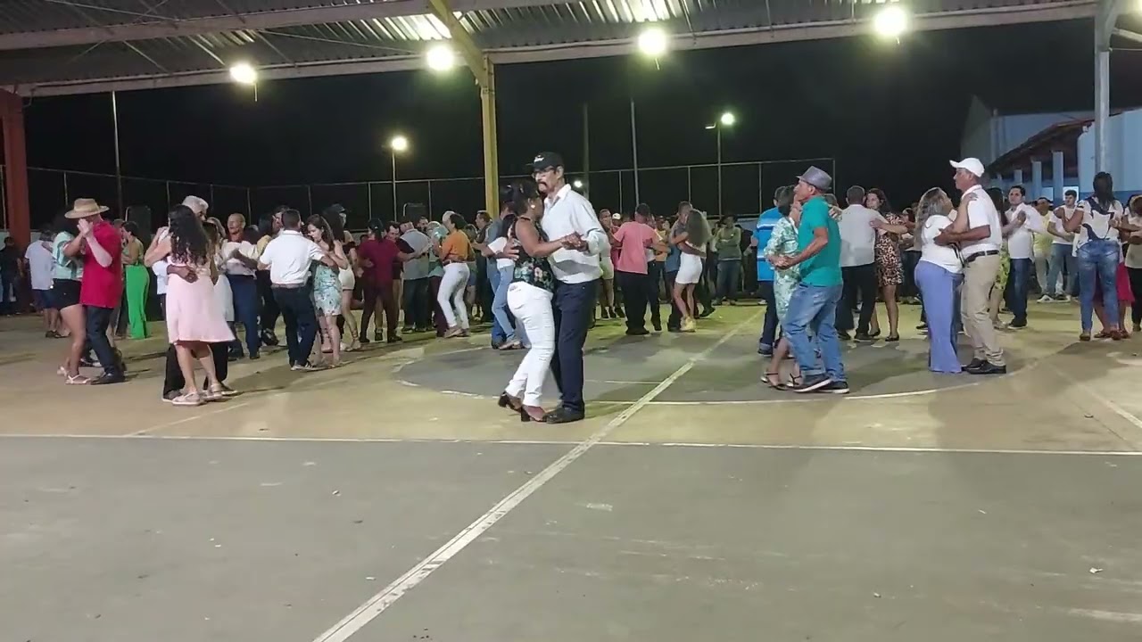 Vamos dança Forro #passossertanejos #Mamonas #roça #vidanaroça #minasgerais #vidareal  #mulherbonita