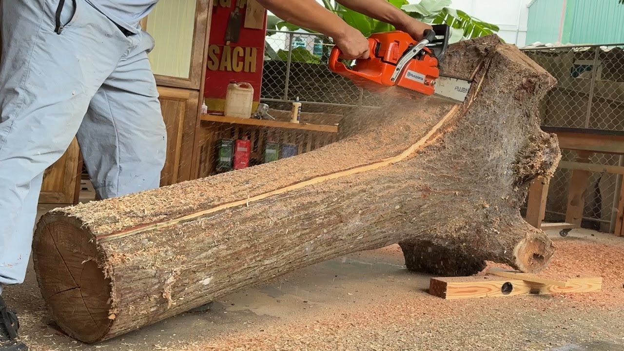 The Giant Wood Processing Project. Building A Giant Table And Chair Set From A Large Tree Trunk.
