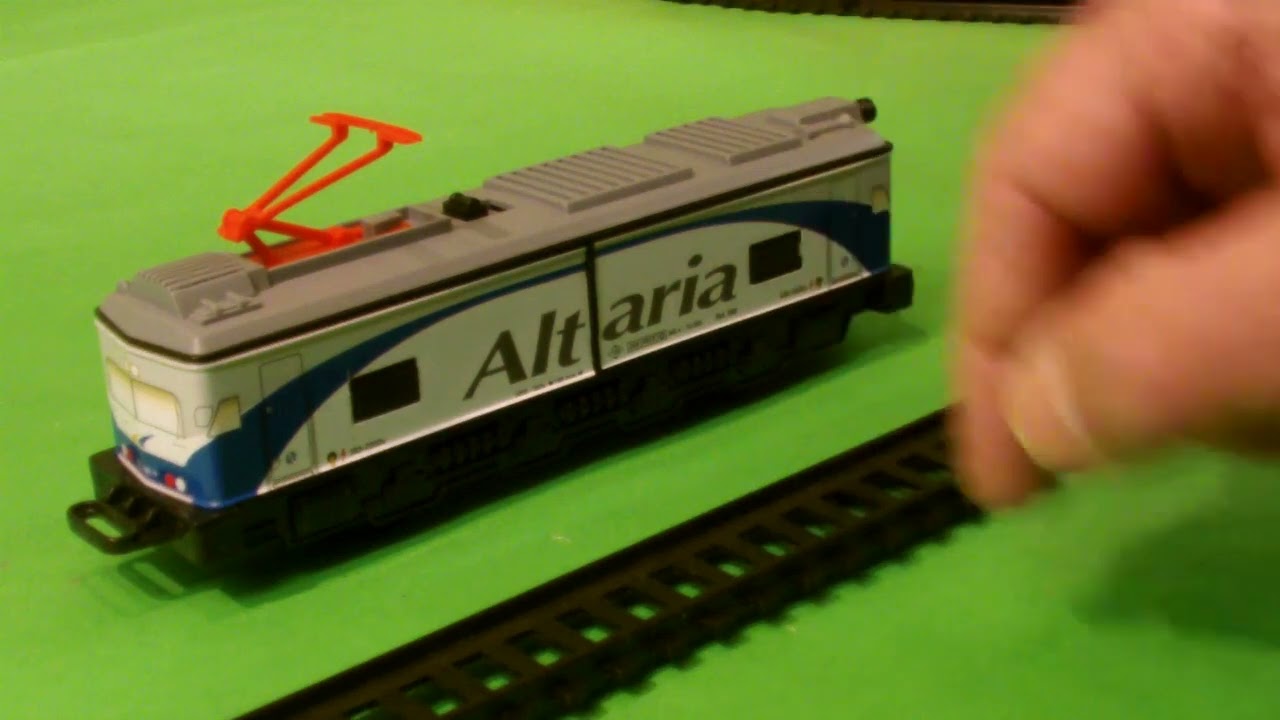 PEQUETREN TOY TRAINS DESCRIBED