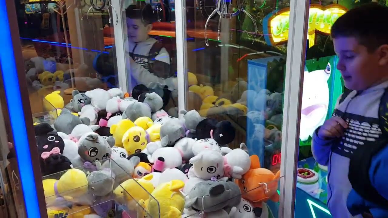 CLAW MACHINE GAME, VADIMO IGRACKE IZ APARATA PRVI DEO.