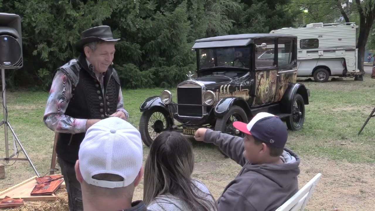 Strolling mentalism with Alan Sands