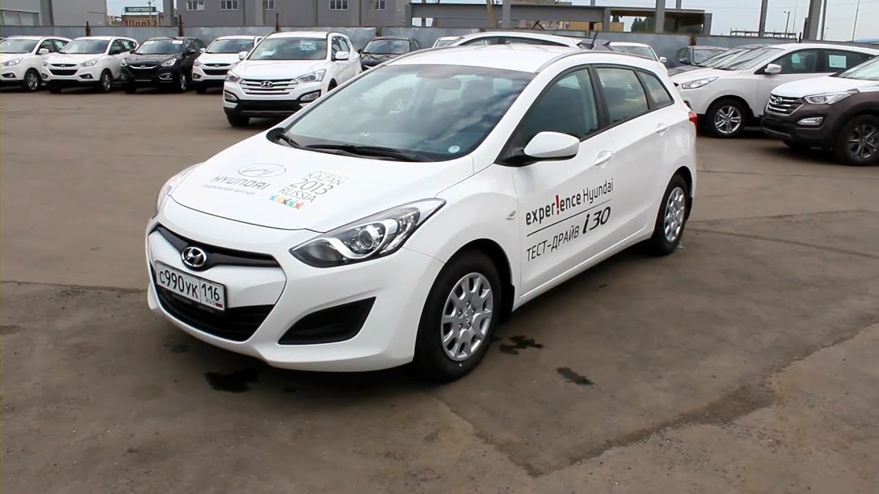 2013 Hyundai i30 Wagon. Start Up, Engine, and In Depth Tour.