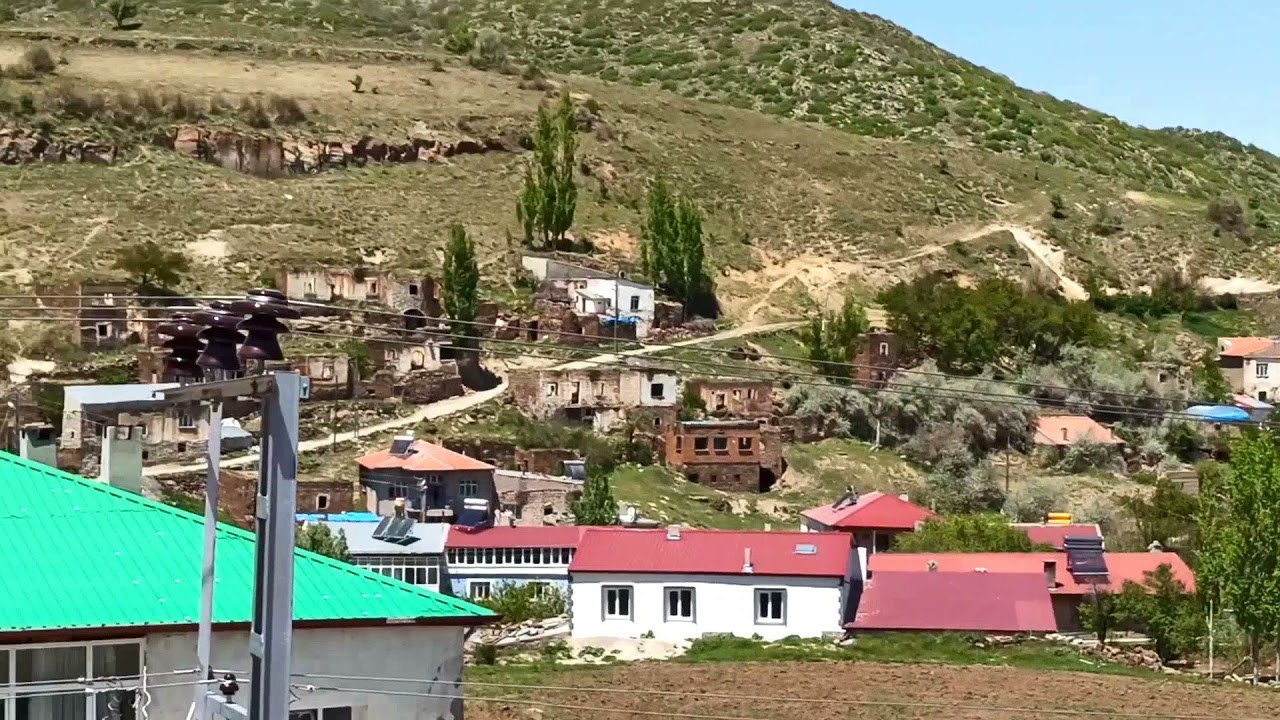 Neşet Ertaş yolcu eşliğinde maraçak