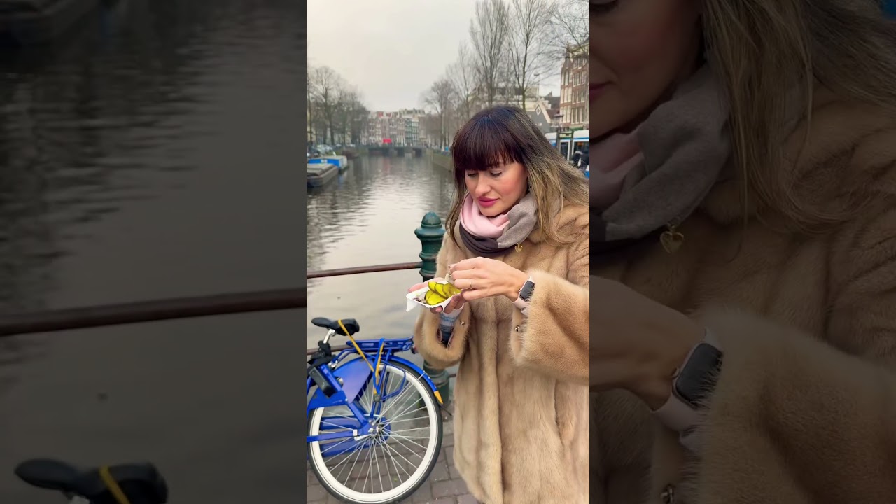 Hollandse nieuwe haring #fish #amsterdam #traditionalfood #shots #travel #yammy #hollanda