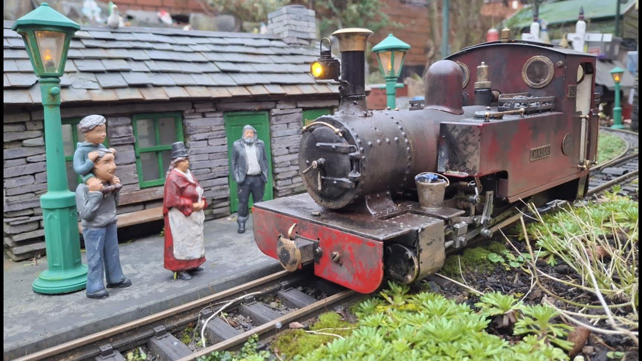 February the first running engines and catching up with friends on a sm32 16mm scale garden railway