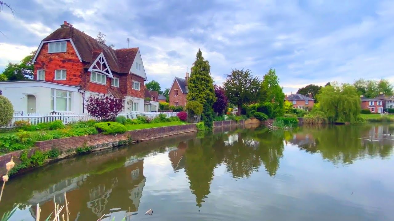 UK Walk - Haywards Heath to Lindfield Part 1🚶🏻🇬🇧 - Relaxing Music