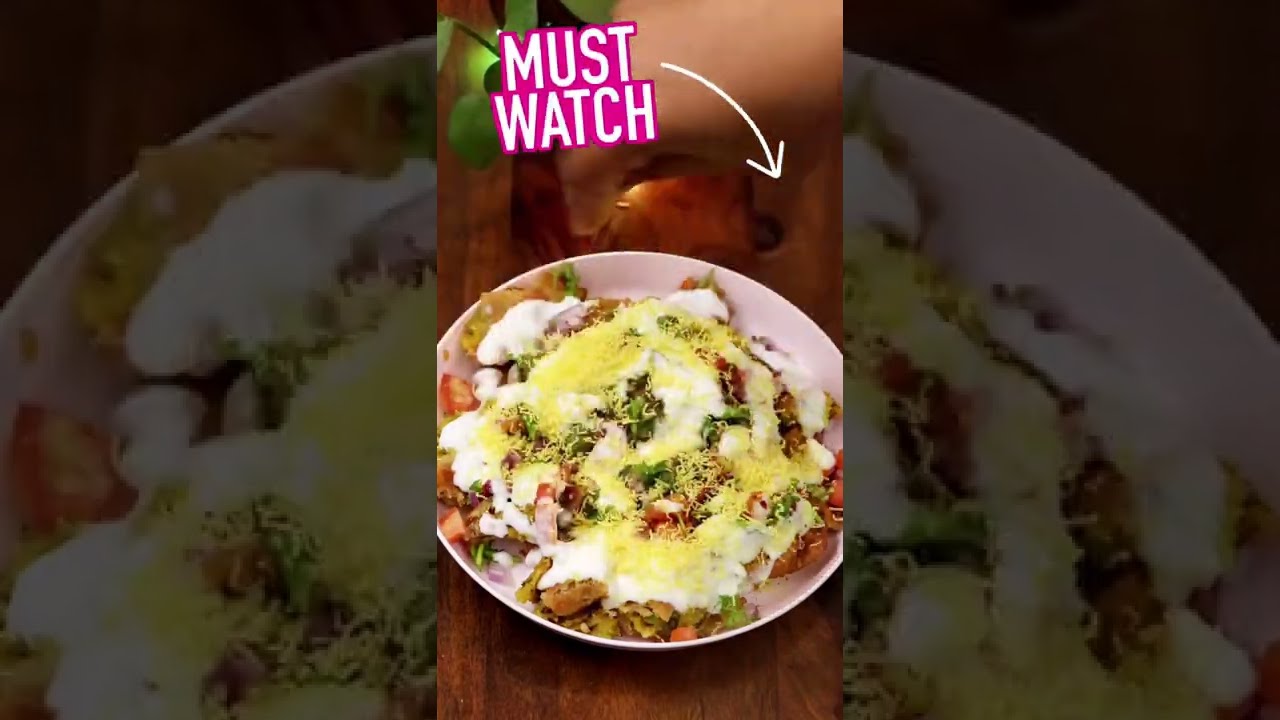 Street Style Chatpata Samosa Chaat Recipe 😋 Itna Tasty ki aap khate reh jaoge | Easy Snacks #shorts