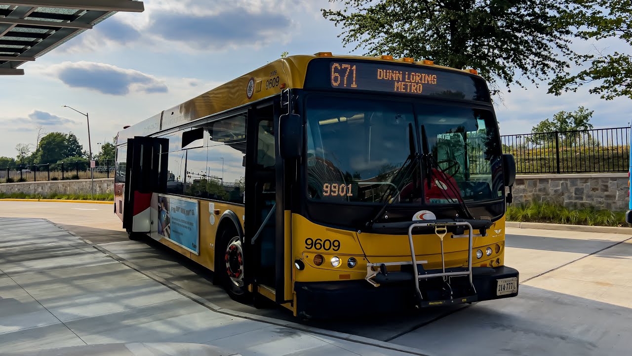 (Retired) Fairfax Connector: 2009 New Flyer D40LFR #9609 on Route 671 (New Route!)