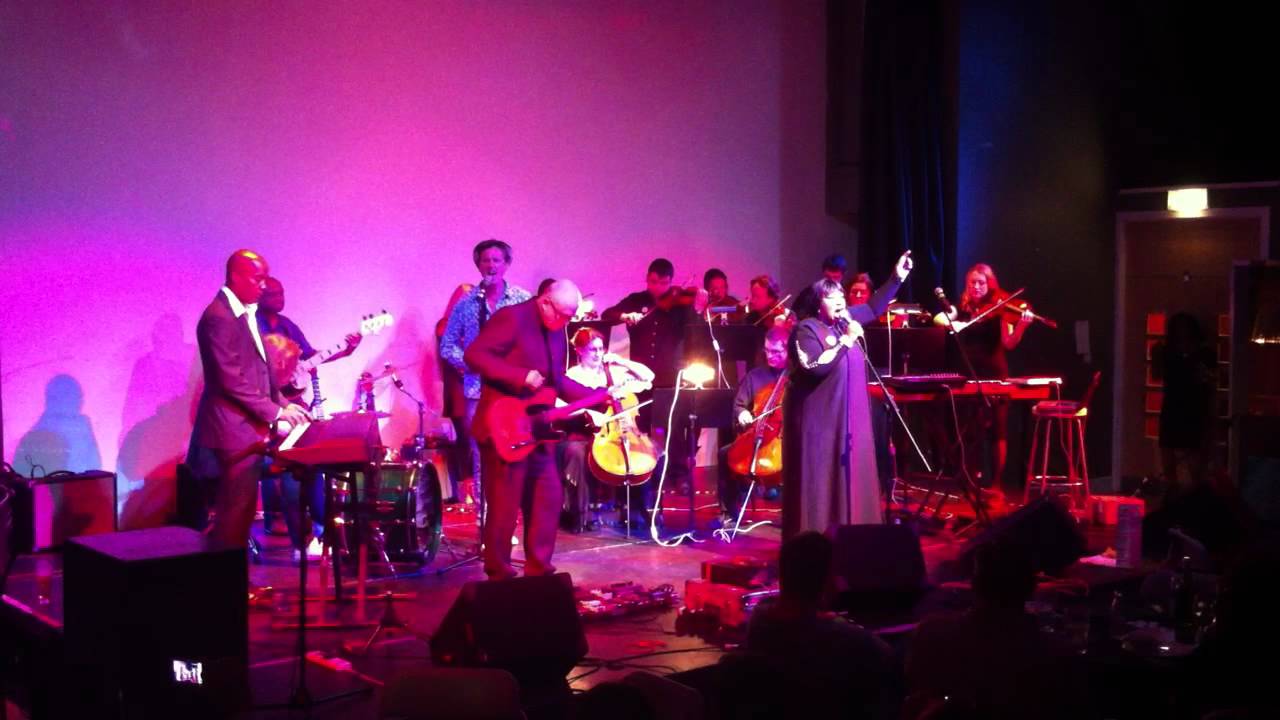 Unfinished Sympathy Shara Nelson LIVE