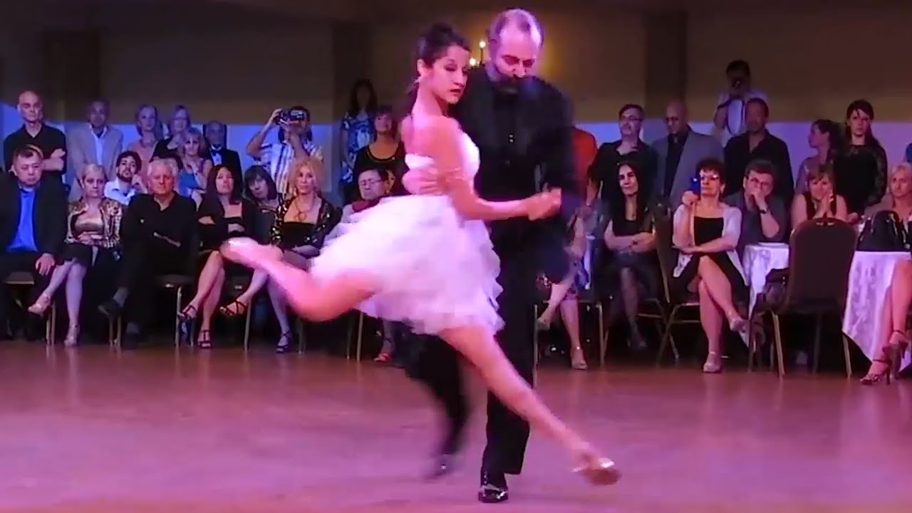 Ник Джонс и Диана Круз танцуют под Zitarrosa