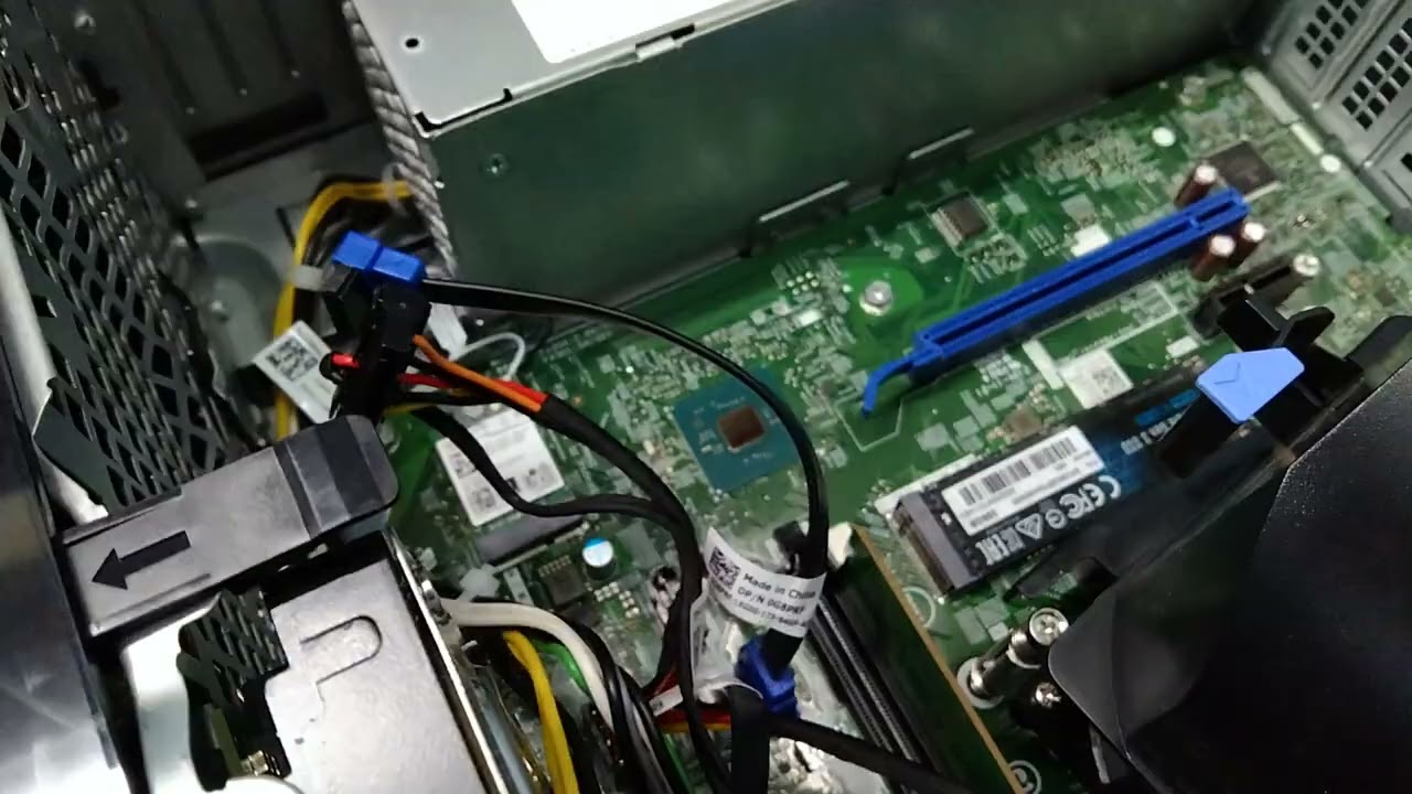 Dell desktop and laptop stuck on Dell logo