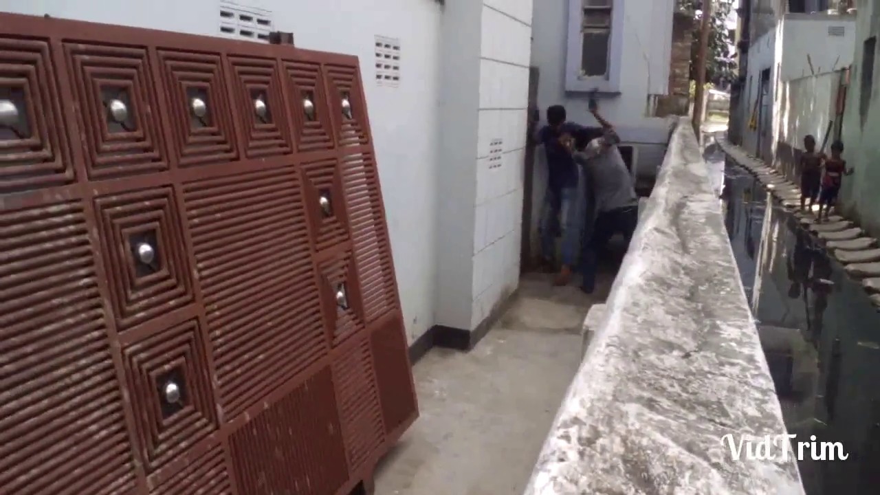 The most funny fight between two friends