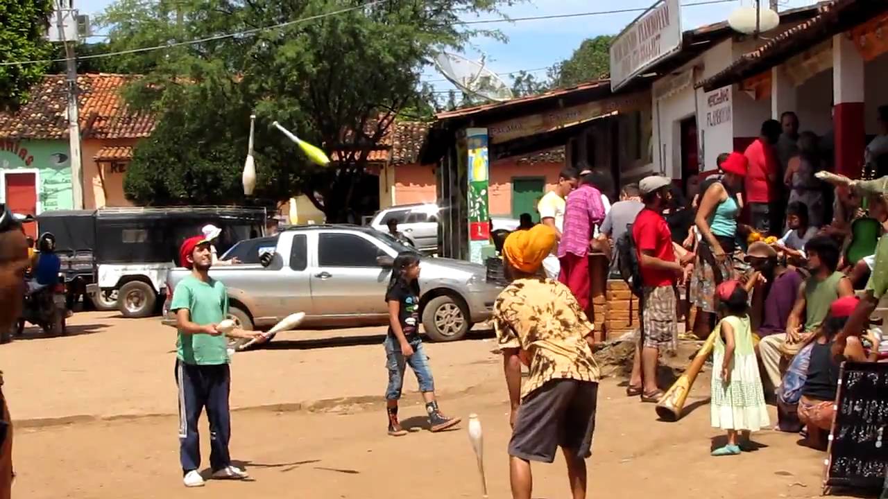 Vale do Cap&atilde;o BA.Domingo na Vila 1