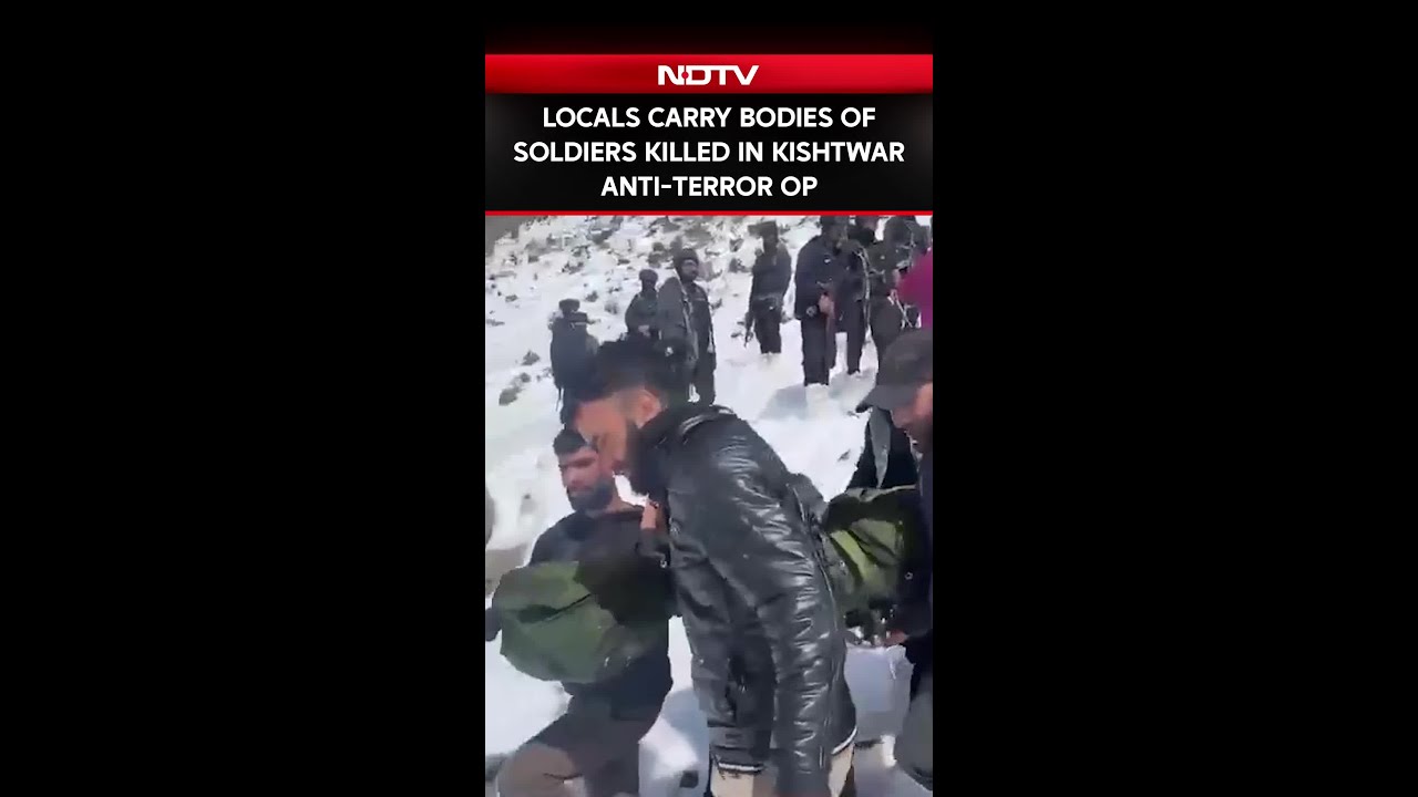 Locals Carry Bodies of Soldiers Killed in Kishtwar Anti-Terror Op