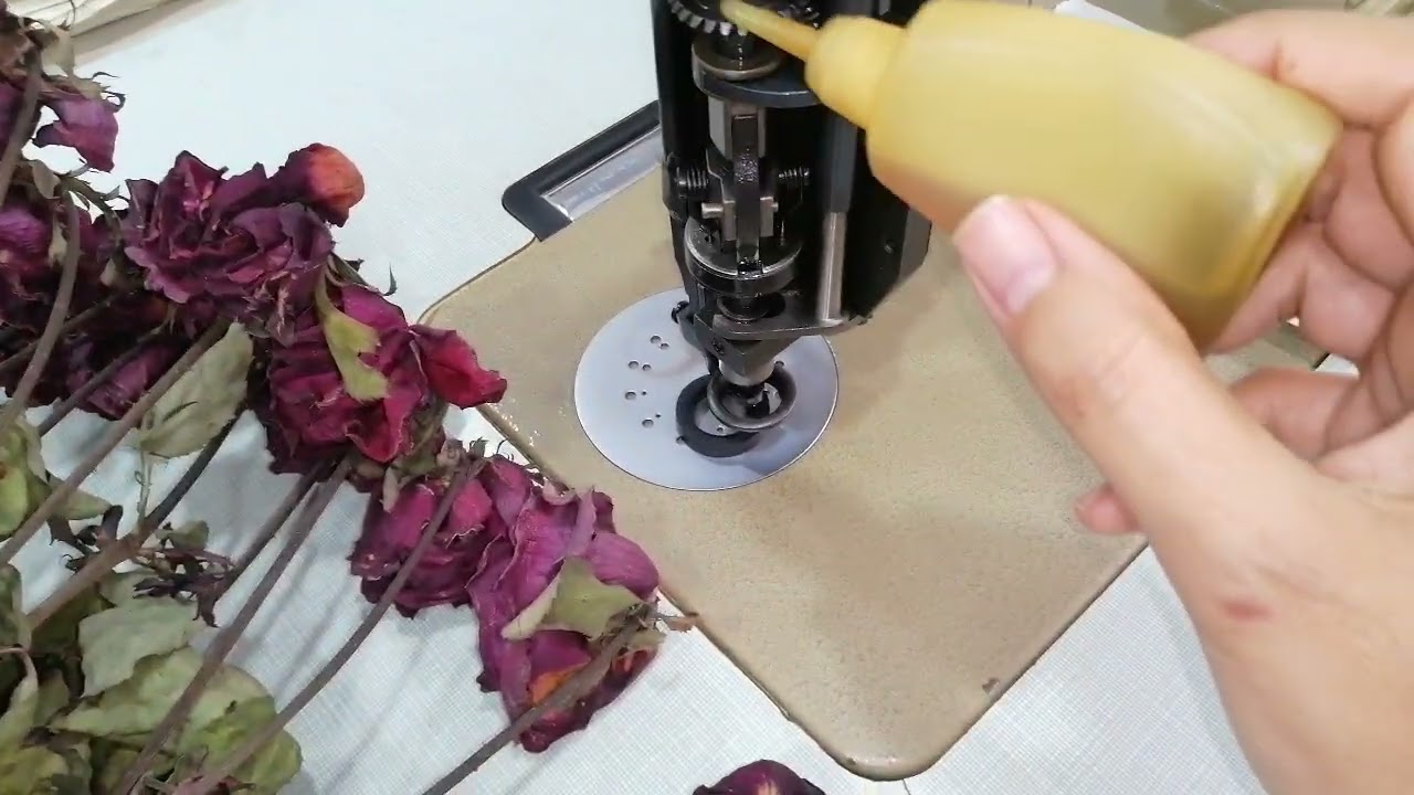 Training on maintenance and oiling of the crochet wheel