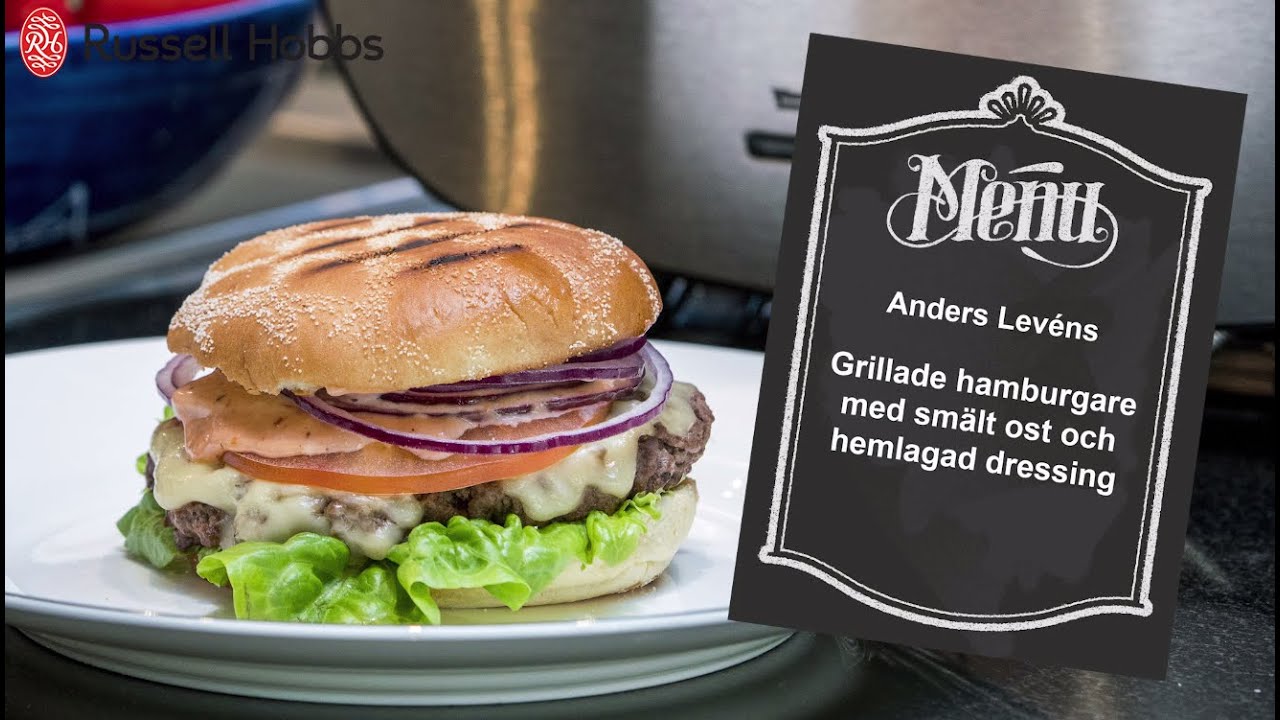 Anders Lev&eacute;n grillar hamburgare i en Grill&Melt fr&aring;n Russell Hobbs