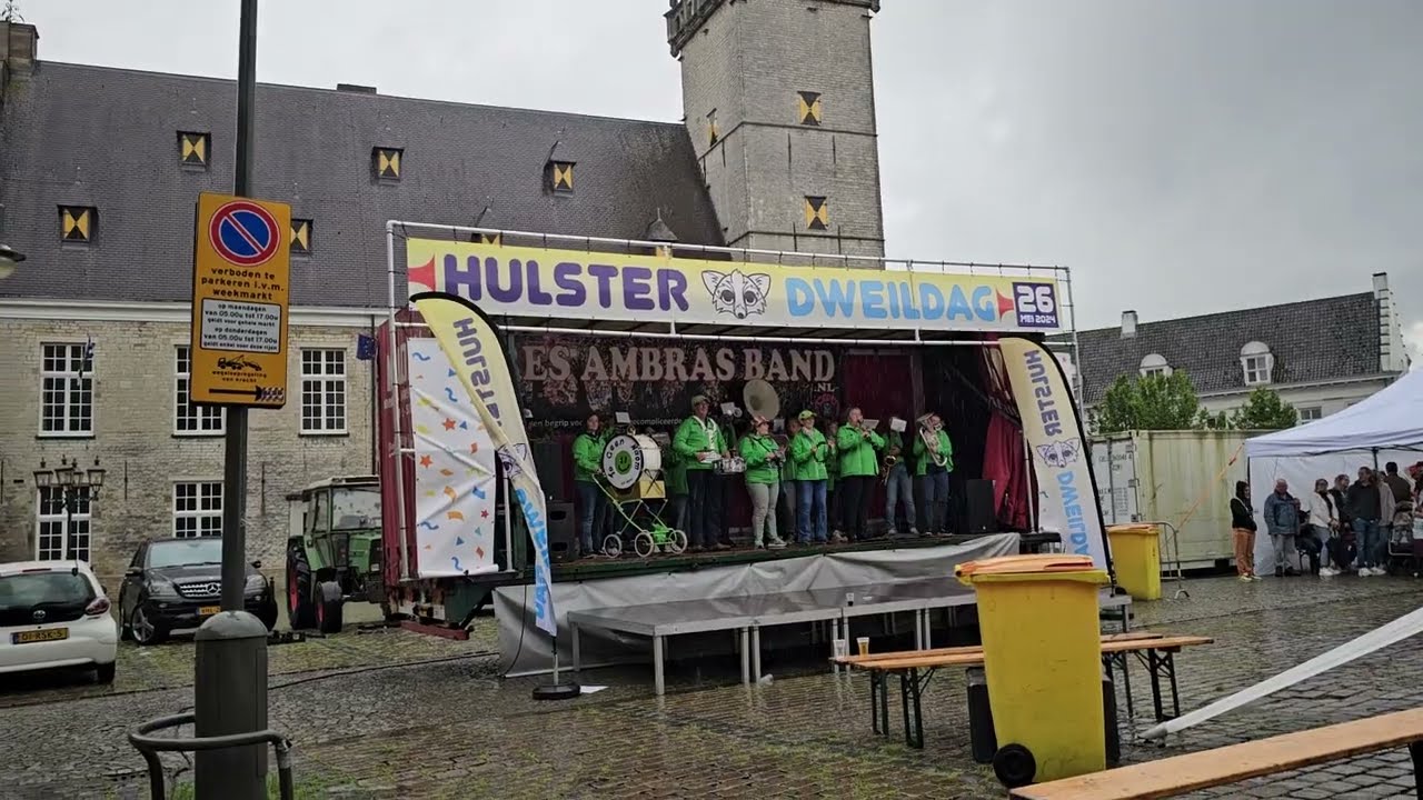 Tè geen Naom dweilorkest | Hulster Dweildag 2024