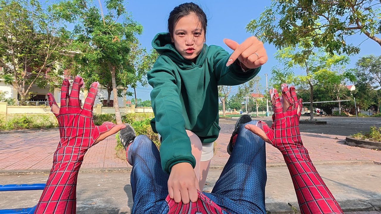 CRAZY GIRL Chased Me for Love | Parkour POV Love Story