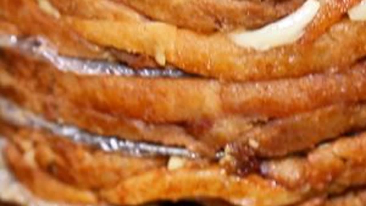 在福建农村发现一种特别的美味，六斤猪肉炸成一斤肉饼，油而不腻，嚼劲十足！真的很香！#地方特色美食 #民间传统美食 #家乡的味道 #闽南美食推荐官