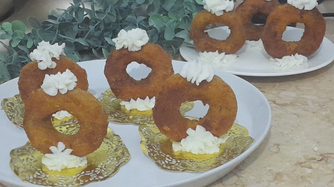 دونات الحاره او (الاسوره *بالبطاطه البوري *شكل جميل وراقي وطعم خرافي أن شاءالله تعجبكم