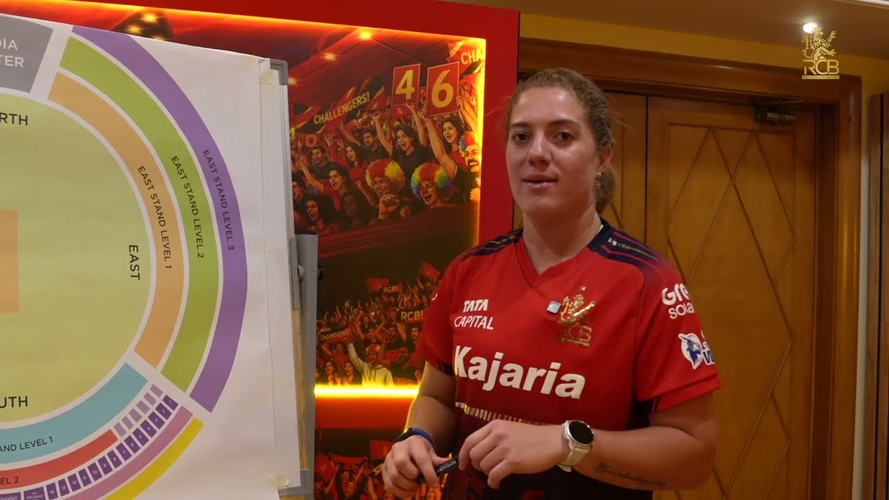RCB vs DC: Lucky Fan Receives Signed Jersey from Nadine de Klerk | WPL 2026 