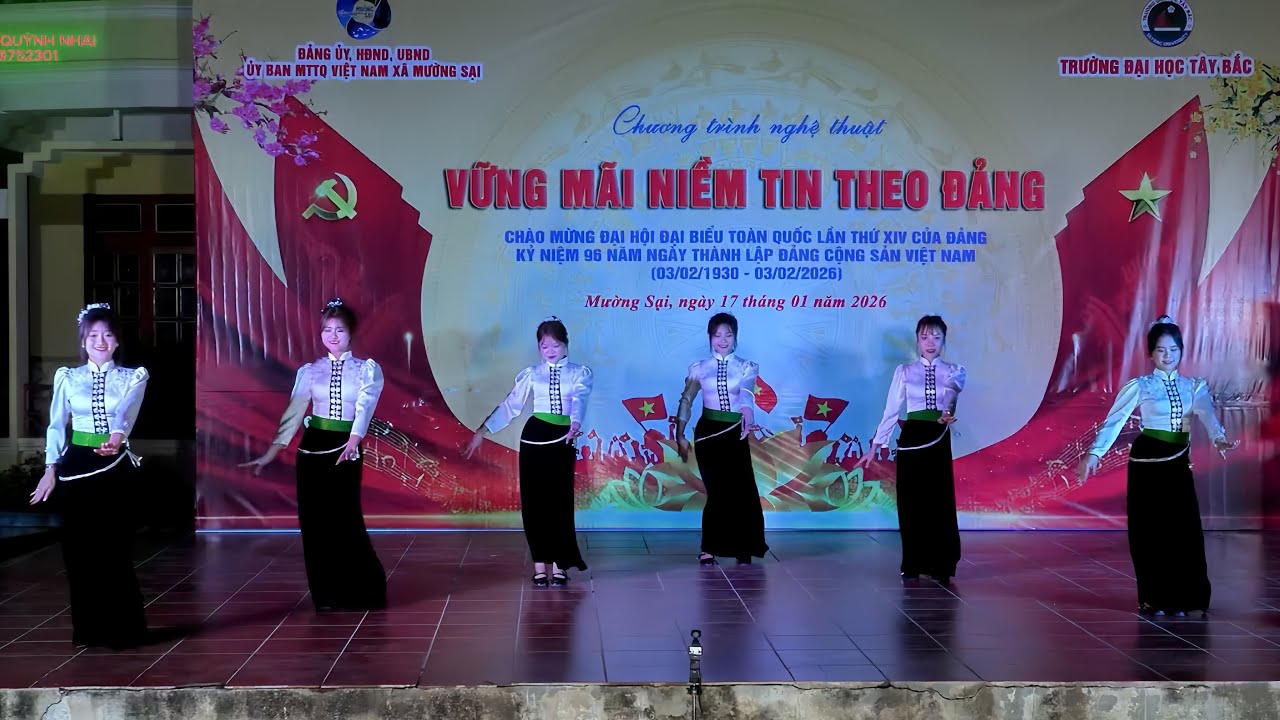 NHÓM BAN MAI MUA TIẾNG KHÈN MÙA BAN NỞ BIỂU DIỄN CHƯƠNG TRÌNH NGHỆ THUẬT VỮNG MÃI NIỀM TIN THEO ĐẢNG