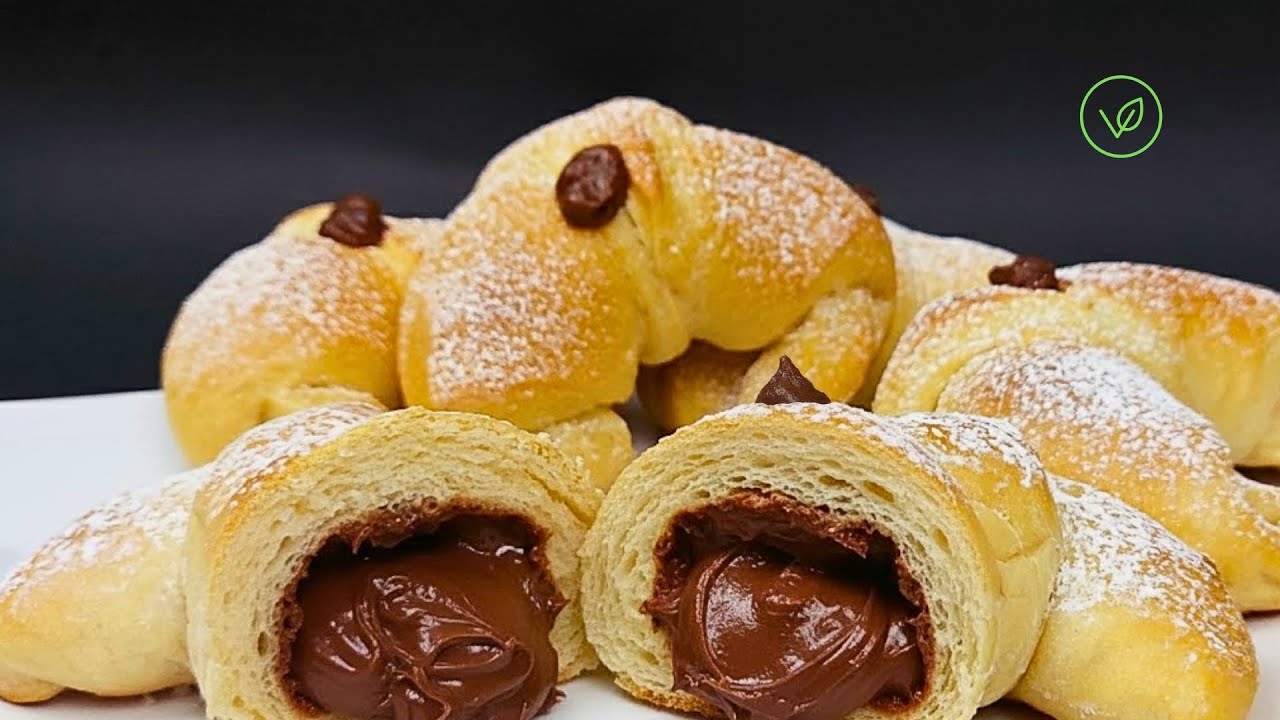 Croissant alla Nutella Vegani 🥐 Senza Burro e Senza Uova - Facili e Super Soffici