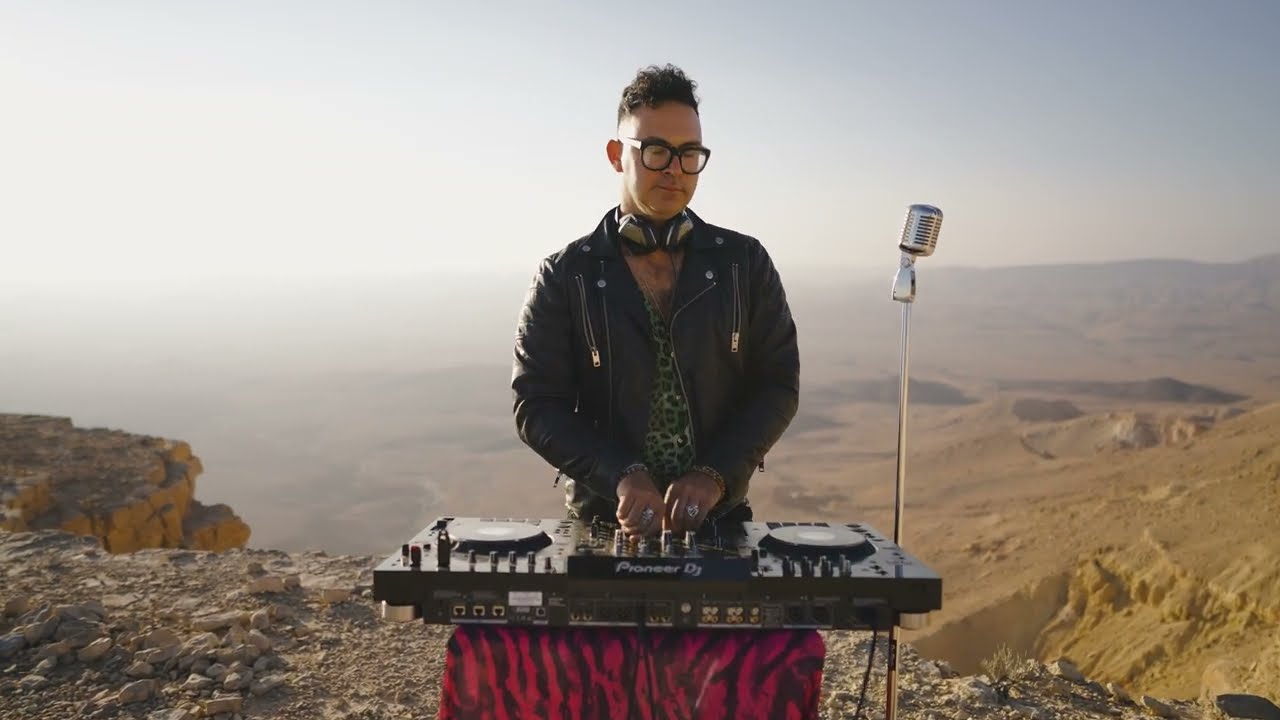SANDHAUS - 1001Tracklists Spotlight Mix (Live From Ramon Canyon)