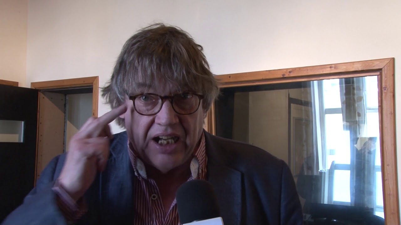 Henk Westbroek presenteert bewogen leven in zijn biografie