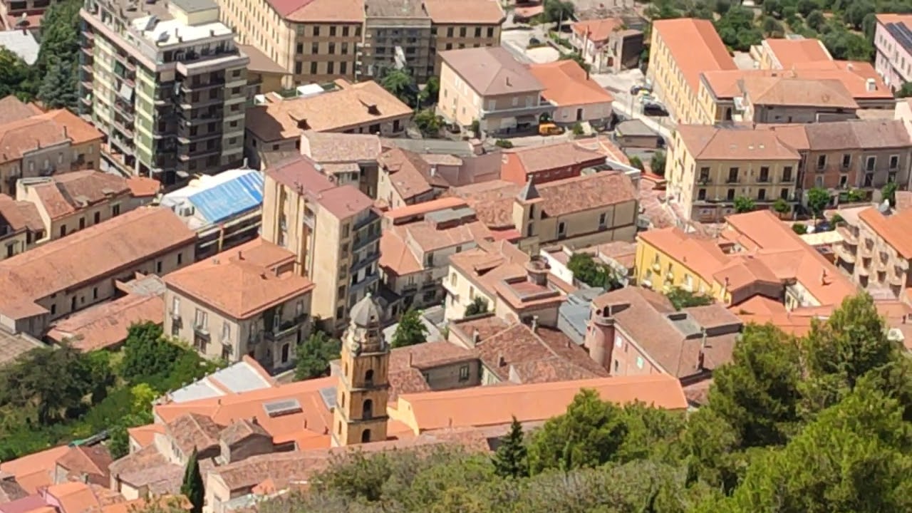 Sala Consilina vista desde el punto más alto 🇮🇹💯