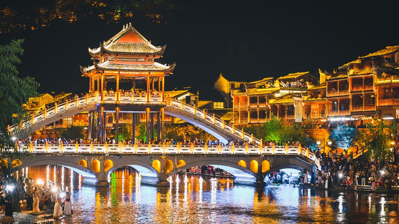 PHOENIX ANCIENT TOWN in HUNAN, CHINA – A Living Museum of Ethnic Culture and Timeless Beauty