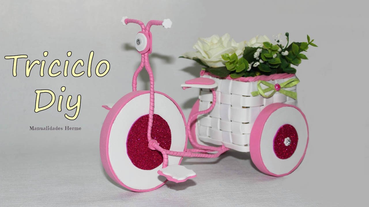 Triciclo de goma eva y alambre