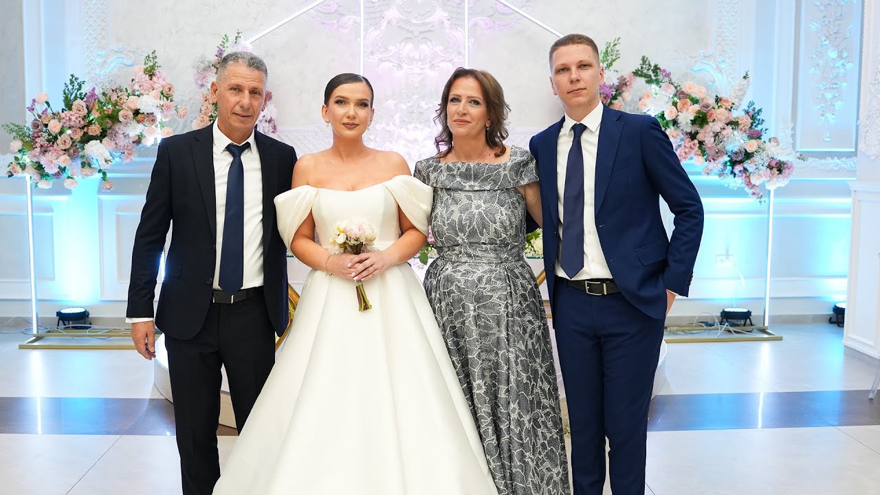 Dasmat Shqiptare Alba & Elio Familja ne Valle