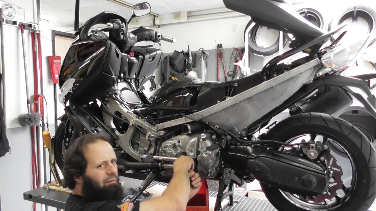 yamaha tmax 500 koppelings platen vervangen deel 1