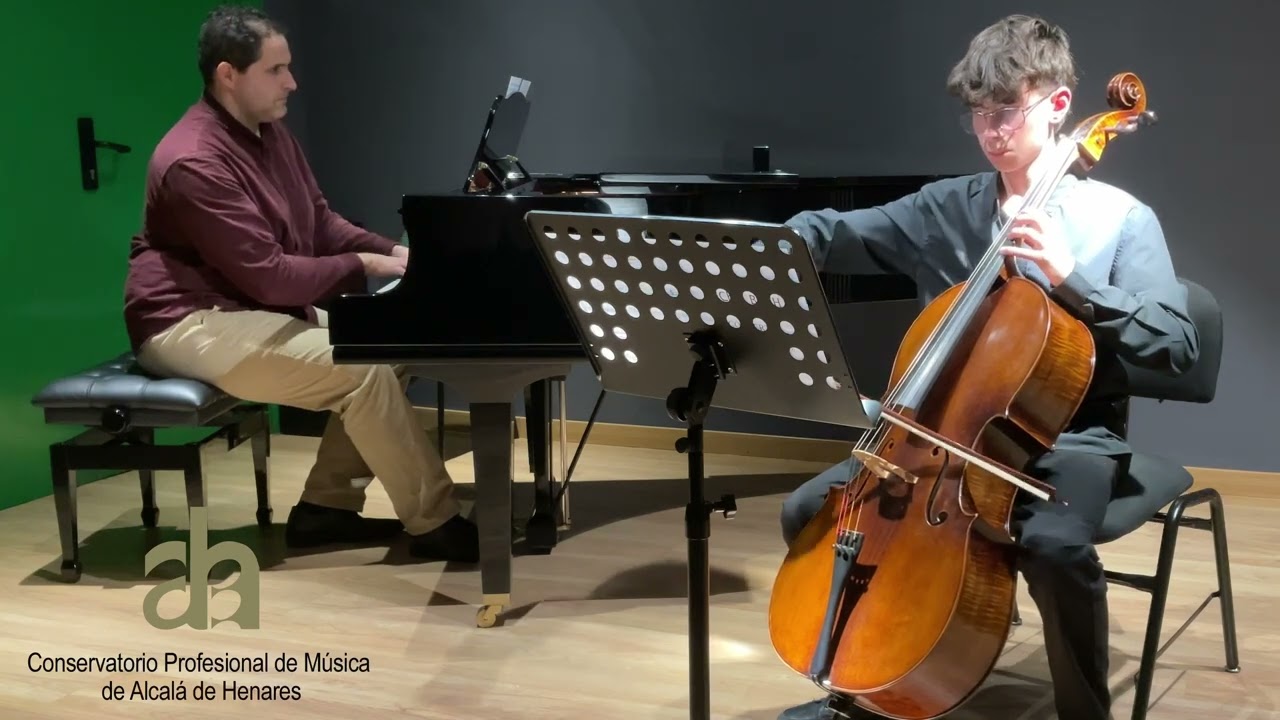 2 EP Alejandro Peris plays Concerto Dom de J. C. Bach cello concerto