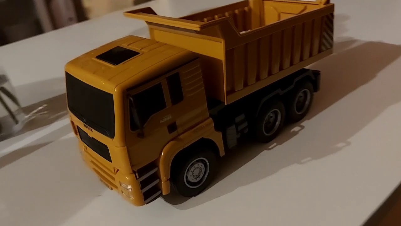 Frokostlevering med Huina Dump Truck 1332 fra Hobbex