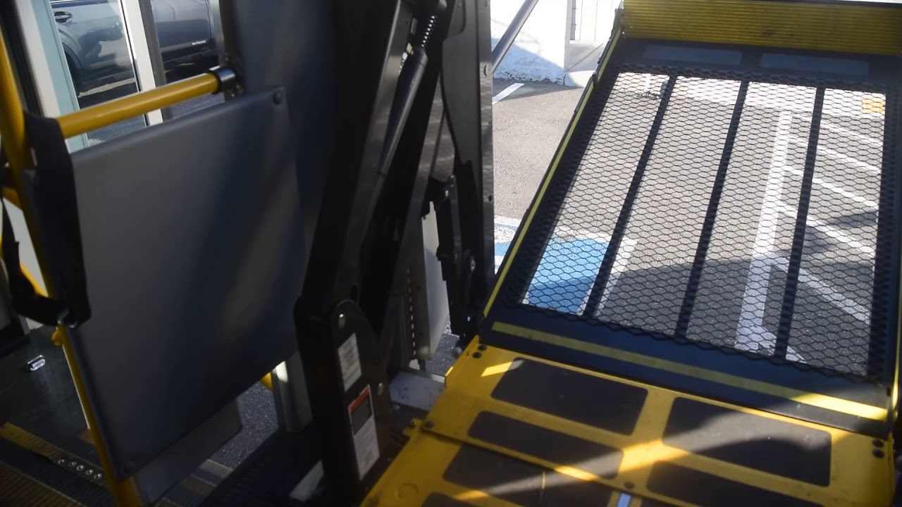 ACCESS bus lift mechanism A