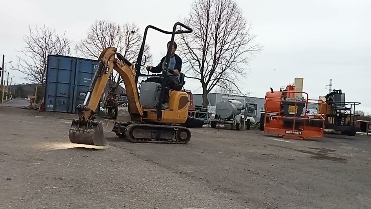 Used Caterpillar 300.9D 2017 Mini excavator | equippo.com